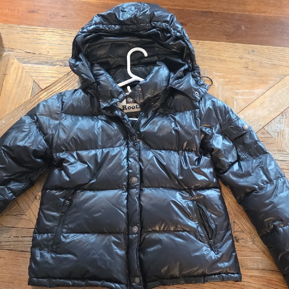 Roots Jackets & Blazers - ROOTS down puffet jacket! M